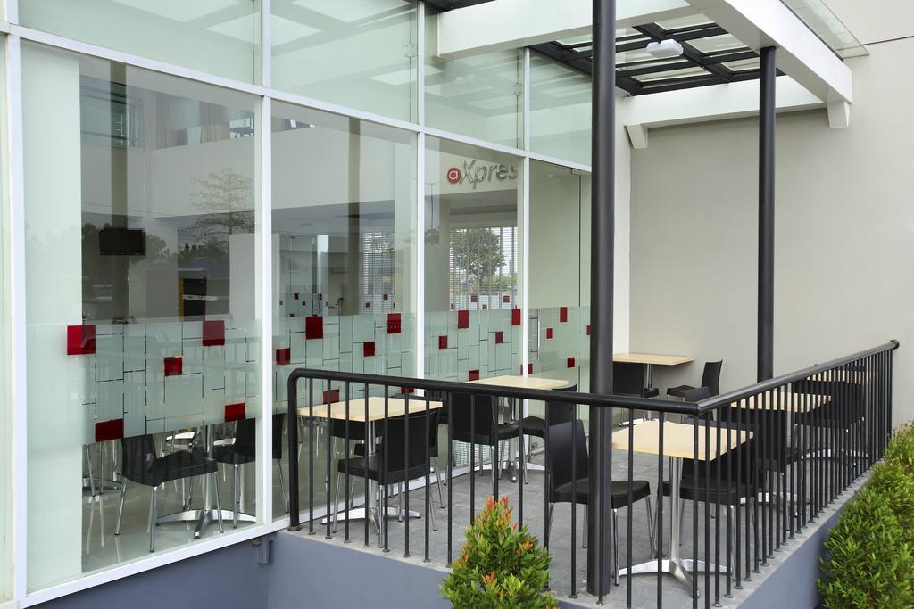 Amaris Hotel Bekasi Barat Exteriör bild
