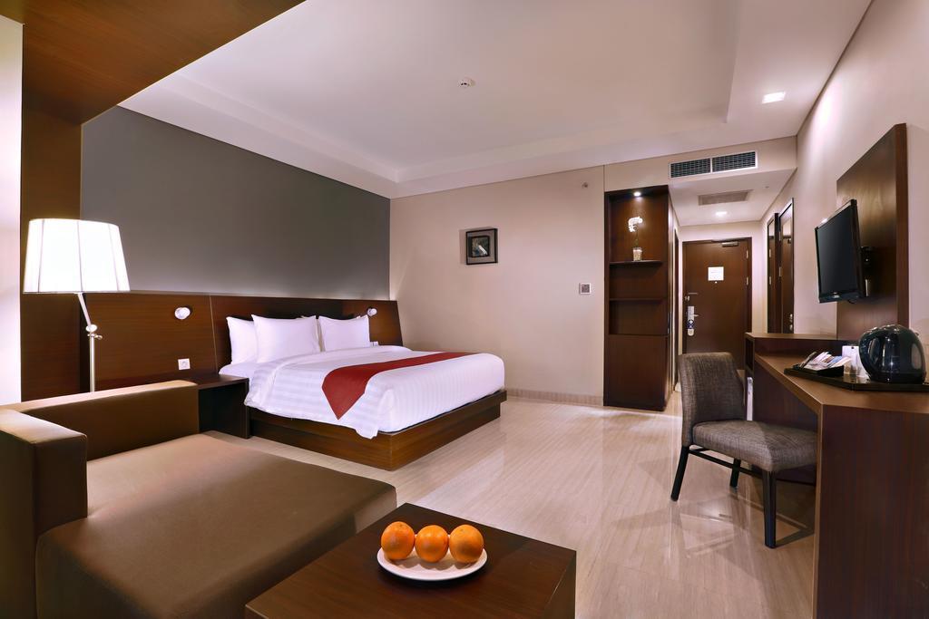 Amaris Hotel Bekasi Barat Exteriör bild