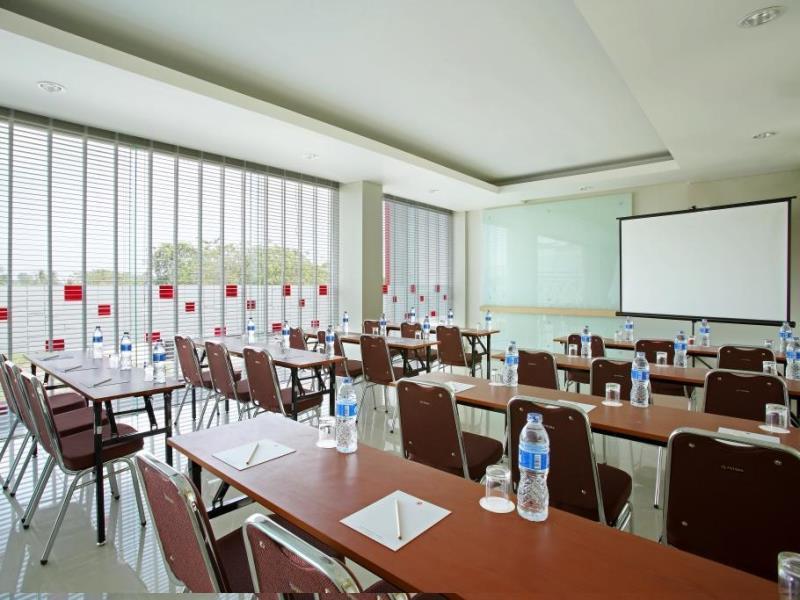 Amaris Hotel Bekasi Barat Exteriör bild