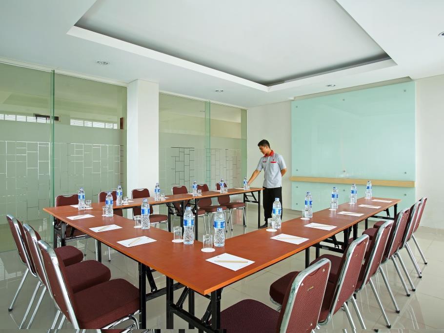 Amaris Hotel Bekasi Barat Exteriör bild