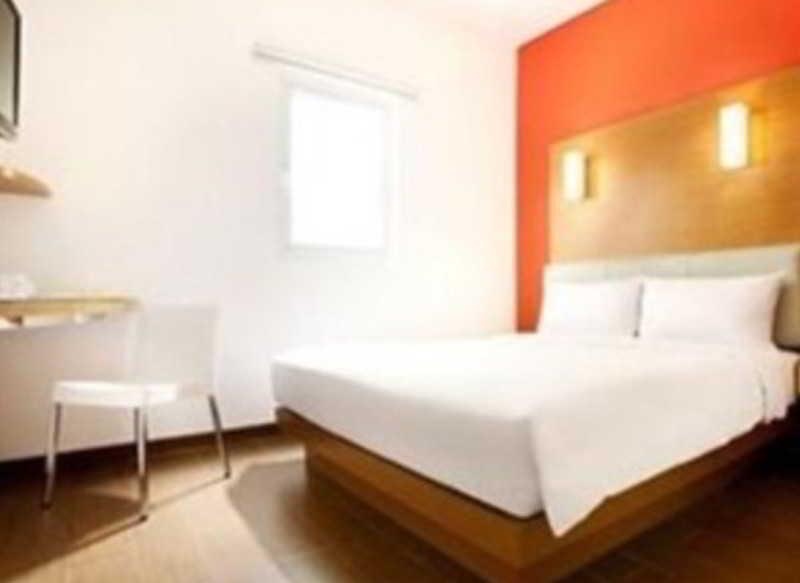 Amaris Hotel Bekasi Barat Exteriör bild